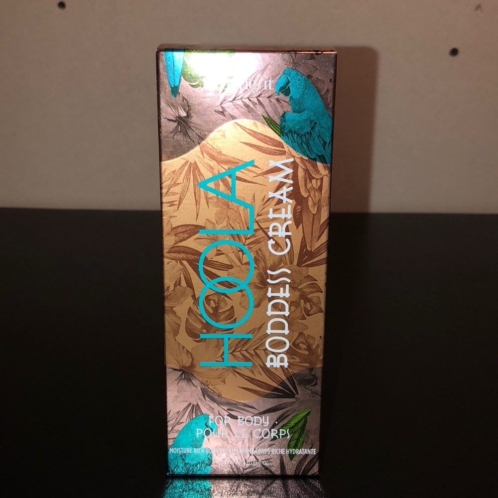Benefit Hoola Boddess Cream   BNIB